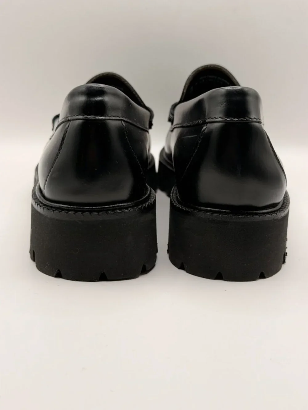 G.H. Bass Womens Whitney Weejuns Black Leather Penny Loafer Sz 10 M